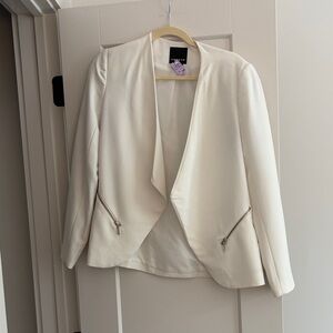 Trouve Off-White Blazer with Zipper Accents